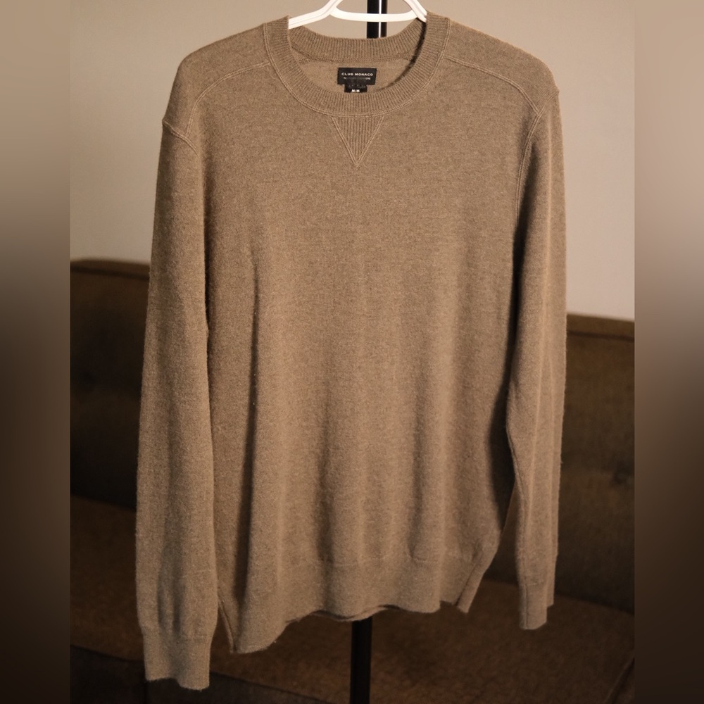 Club Monaco Men's ultra-soft Marino wool Beige Crewneck Sweater
